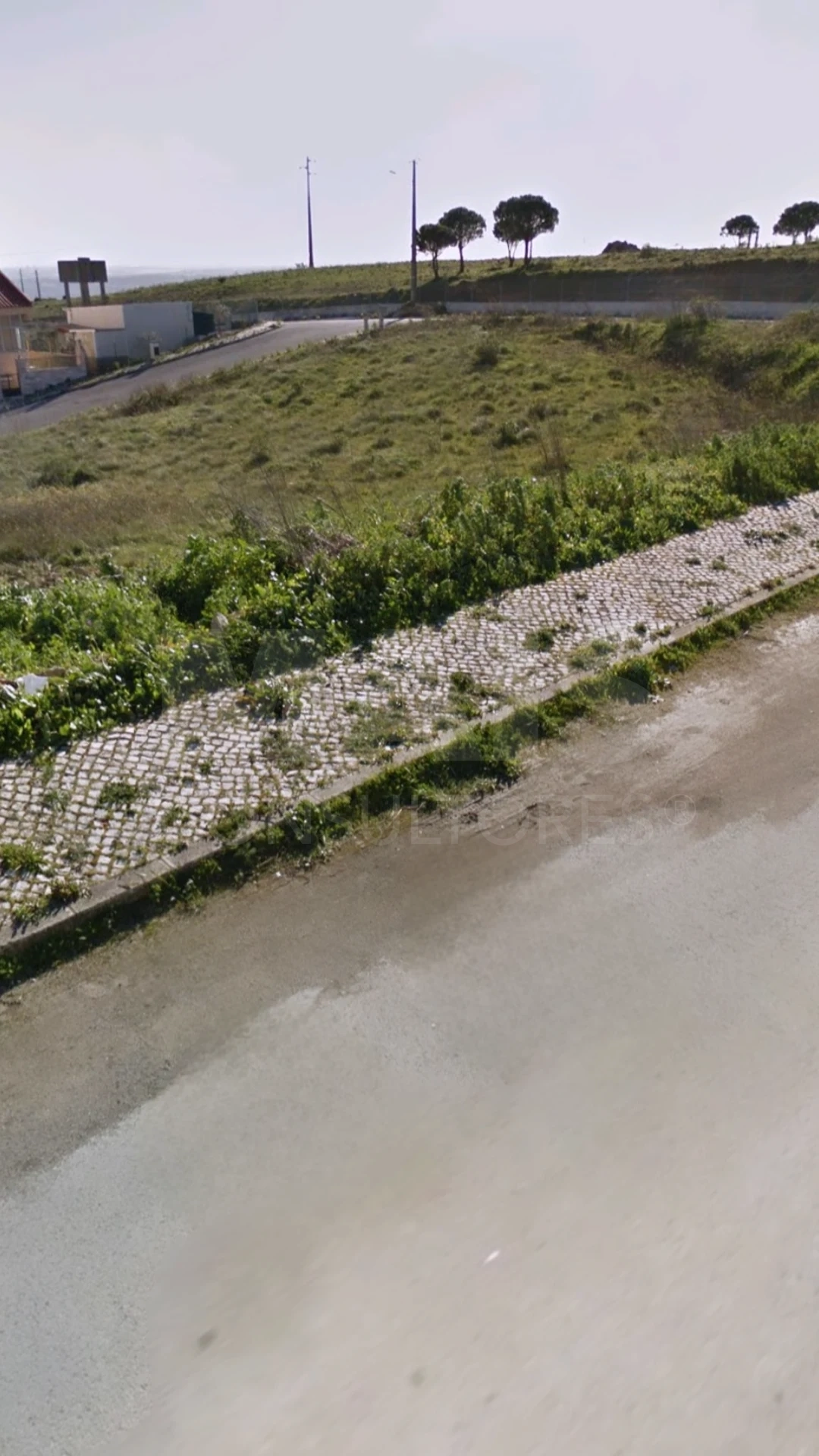 Terreno com vista rio para construção em Vialonga